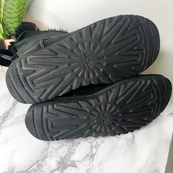 UGG AUSTRALIA | Boots Short Bailey Bow II Black Ribbon Women's Size 6 - Picture 7 of 7